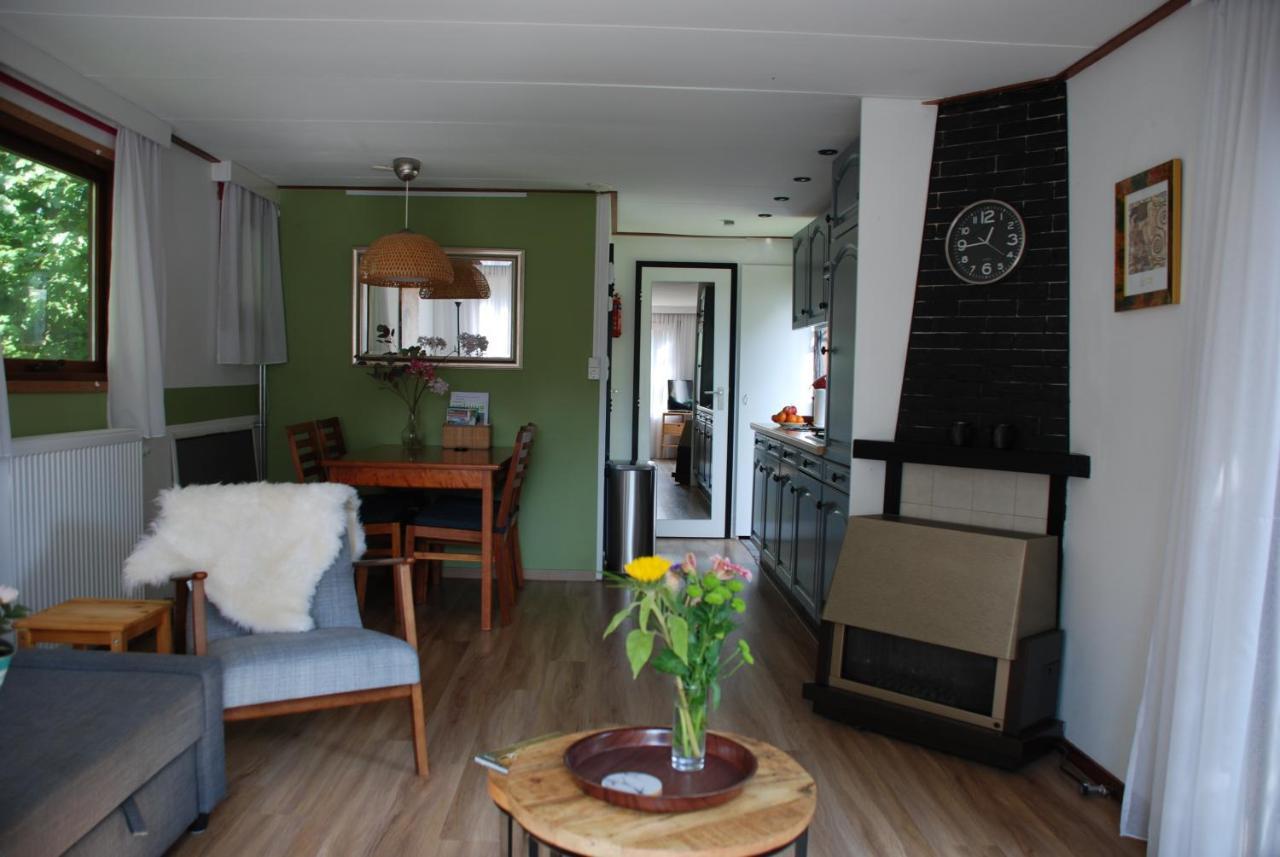Charmant Chalet Op Een Bospark Op De Veluwe Βίλα Putten Εξωτερικό φωτογραφία