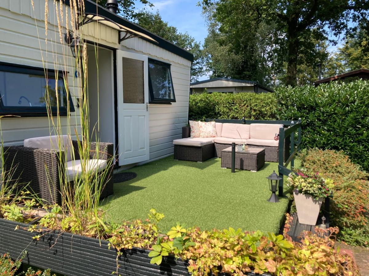 Charmant Chalet Op Een Bospark Op De Veluwe Βίλα Putten Εξωτερικό φωτογραφία