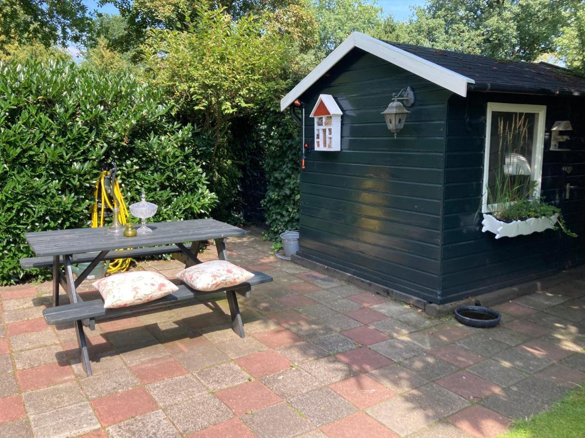 Charmant Chalet Op Een Bospark Op De Veluwe Βίλα Putten Εξωτερικό φωτογραφία